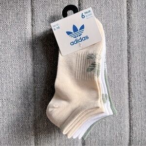 NWT Adidas women’s no-show socks (6 pair) fits shoe size 5-10